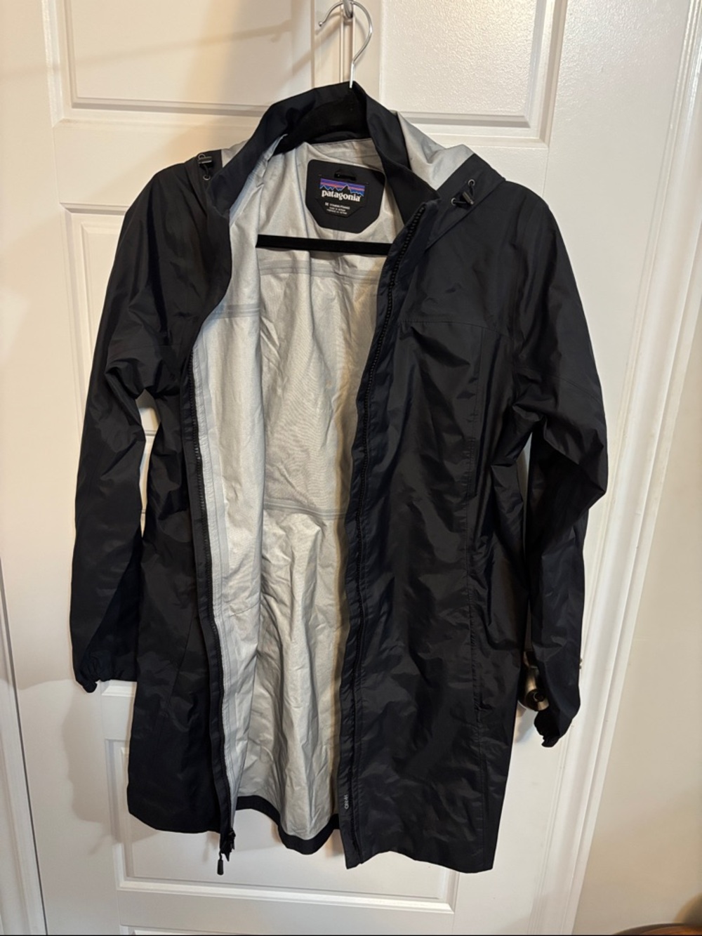 Patagonia Black Hooded Trench Raincoat women’s medium